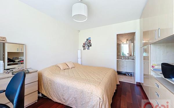 Maison à vendre    9 pièces • 240 m2 Châtillon