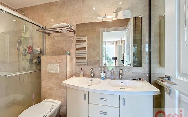 Maison à vendre    9 pièces • 240 m2 Châtillon