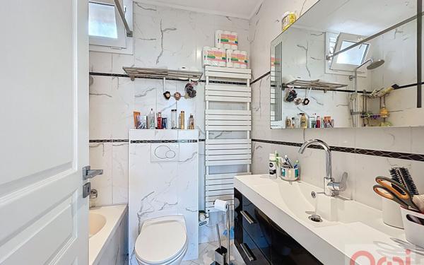 Maison à vendre    9 pièces • 240 m2 Châtillon