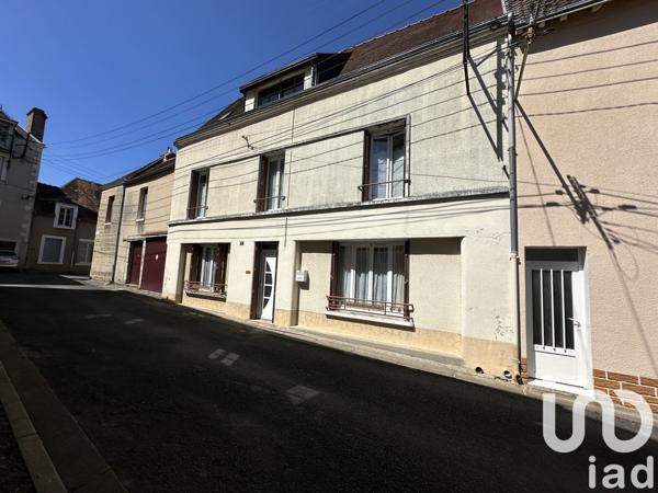 Maison 6 pièces de 151 m² à Vatan (36150)