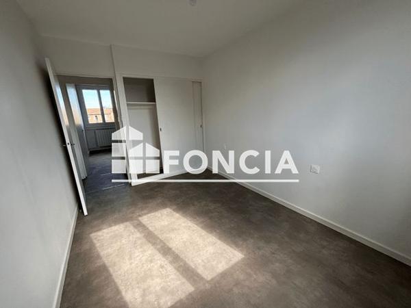 Location Appartement 4 pièces 67.69 m² - 15 AVENUE DE LA ROSERAIE Pierrelatte 26700