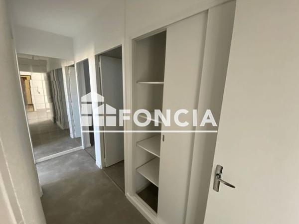 Location Appartement 4 pièces 67.69 m² - 15 AVENUE DE LA ROSERAIE Pierrelatte 26700