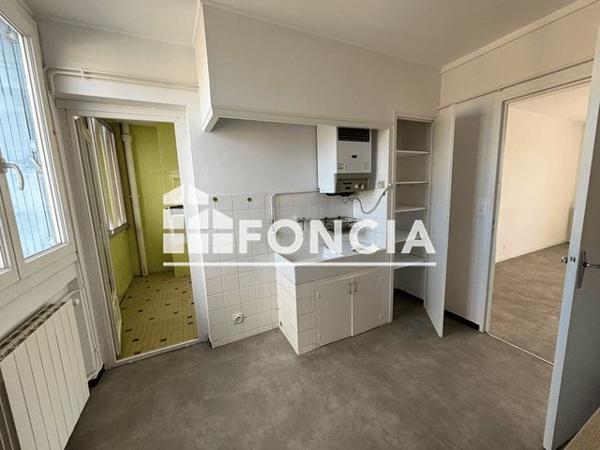 Location Appartement 4 pièces 67.69 m² - 15 AVENUE DE LA ROSERAIE Pierrelatte 26700