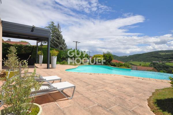 Maison à Saint Martin en Haut de 9 pièces, 165 m2 sur une parcelle de 1004 m².