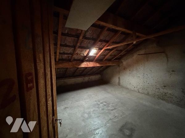 BESANCON - RUE MIRABEAU 

Dans copropriété donnant sur Parc