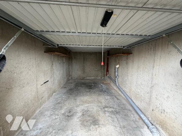 BESANCON - RUE MIRABEAU 

Dans copropriété donnant sur Parc