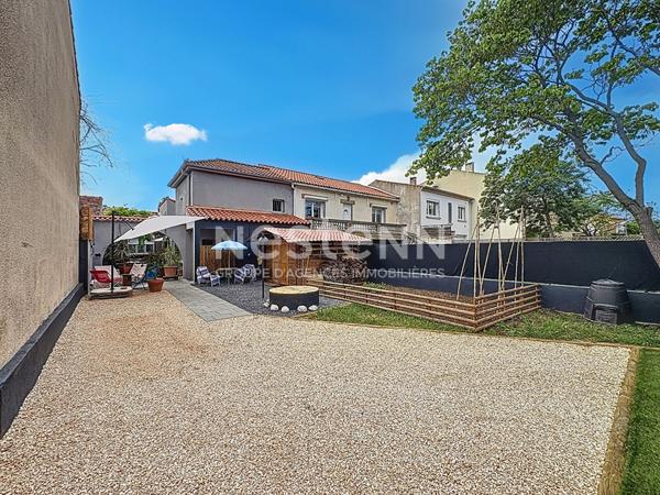 Maison entièrement rénovée 4 pièces de 103.73 m² avec jardin style colonial Narbonne
