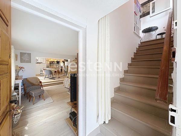 Maison entièrement rénovée 4 pièces de 103.73 m² avec jardin style colonial Narbonne