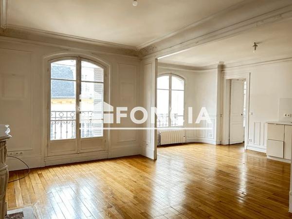 Location Appartement 3 pièces 82.55 m² - 11 RUE DE MOUSSY Paris 75004