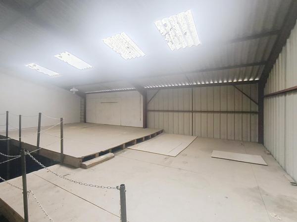 Local / entrepôt 250m² aux multiples possibilités