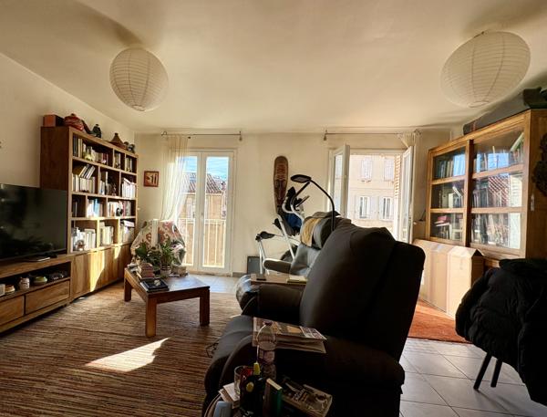 Marseille (13007) Appartement T3 de 68 m2 avec Balcon 7ème/ SOUS COMPROMIS