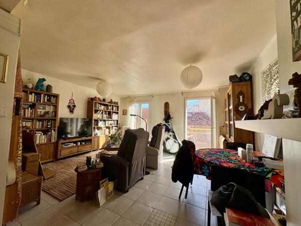 Marseille (13007) Appartement T3 de 68 m2 avec Balcon 7ème/ SOUS COMPROMIS