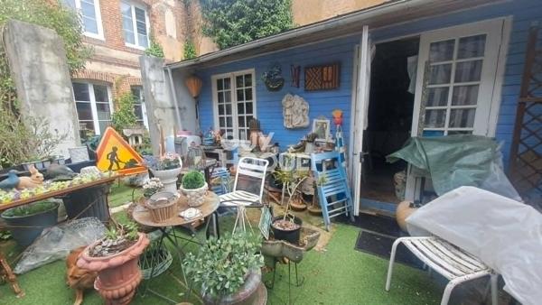 RUGLES - IMMEUBLE AVEC LOCAL COMMERCIAL