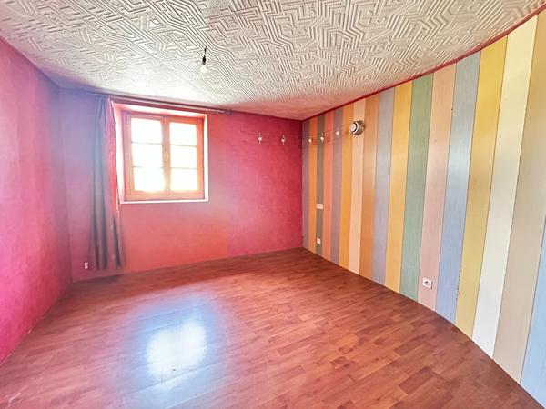 NOUVEAUTE PONT PEAN - Maison à rénover -  Proximité commodités - Terrain OUEST