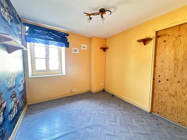NOUVEAUTE PONT PEAN - Maison à rénover -  Proximité commodités - Terrain OUEST