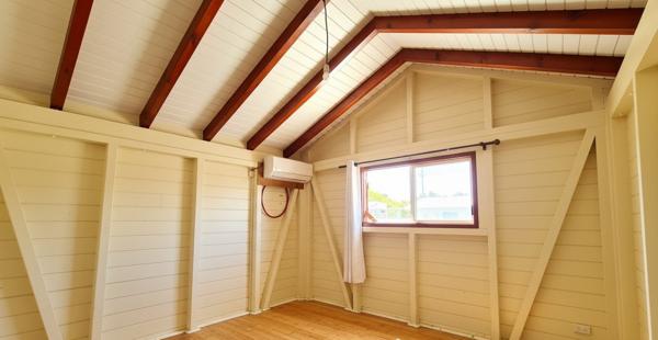 Immeuble de rapport composé d'un T3 & d'un T4, surface 184m² à Les Abymes
