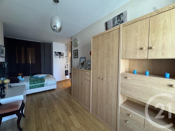 Maison à vendre  8 pièces - 171,18 m2 LA VARENNE ST HILAIRE - 94