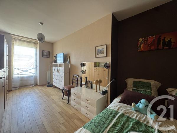 Maison à vendre  8 pièces - 171,18 m2 LA VARENNE ST HILAIRE - 94