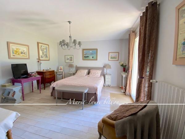 Maison à vendre 6 pièces NOTRE DAME DE RIEZ (85), 200 m2 habitable, 4960 m2 de terrain, piscine et annexes