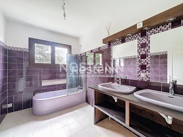 Maison 7 pièce(s) 213 m2