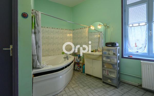 Immeuble à vendre    8 pièces • 235 m2 Valenciennes