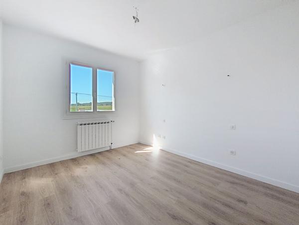 A VENDRE - MERVILLE - Maison T6 130m² de plain-pieds avec double garage