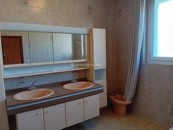Vente                                                      Maison
                        
                     5 pièces                      121 m2                     à Blaye-les-Mines