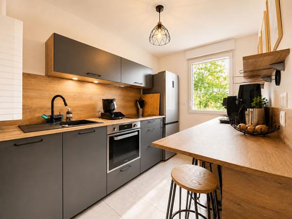 APPARTEMENT T2 A VENDRE AVEC TERRASSE ET PARKING AU CENTRE-VILLE DE CASTANET-TOLOSAN