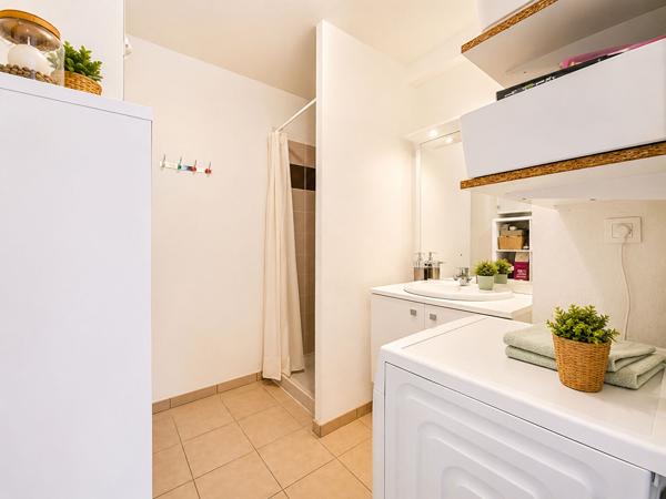 APPARTEMENT T2 A VENDRE AVEC TERRASSE ET PARKING AU CENTRE-VILLE DE CASTANET-TOLOSAN