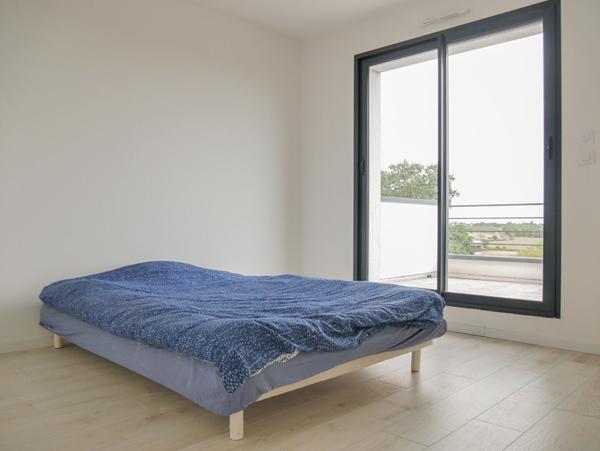 Maison contemporaine à vendre à Murs Erigne - 4 chambres et vie de plain pied avec jardin clos