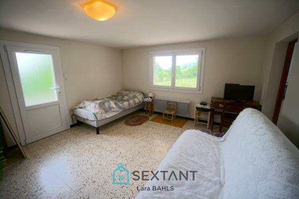 Castellane  Maison de 95 m² sur un terrain de 1800 m², à 10 minutes du centre du village, avec vue panoramique