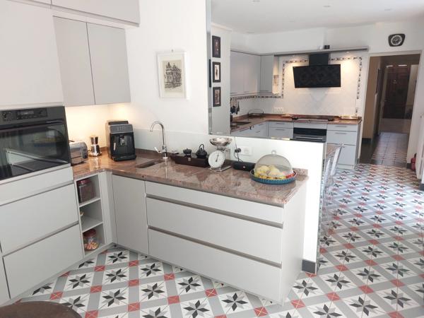 MAISON BOURGEOISE 1920 DE 275M2 RENOVEE EN 2020 AVEC 2 JARDINS TERRASSE PATIO VERANDA GARAGE CAVES 660K€ ALBI CENTRE