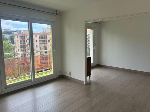 Appartement très lumineux, lumière traversante, rénovation soignée