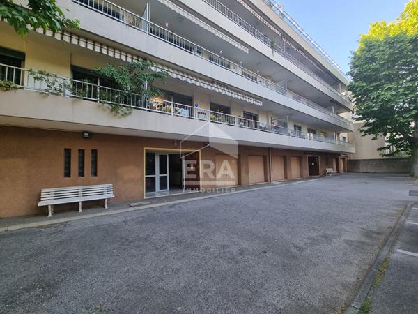 À vendre : Appartement spacieux de 5 pièces à Martigues, quartier Jonquières