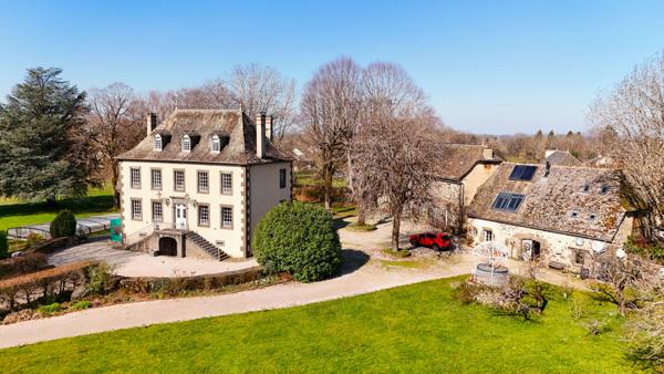 Ensemble De Prestige & Business Touristique : Rentabilité Confirmée - NORD AVEYRON Mur de barrez