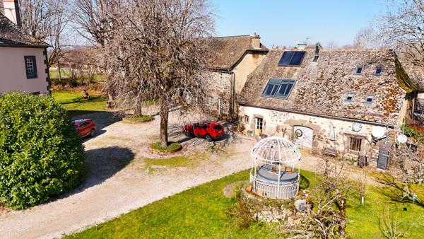 Ensemble De Prestige & Business Touristique : Rentabilité Confirmée - NORD AVEYRON Mur de barrez