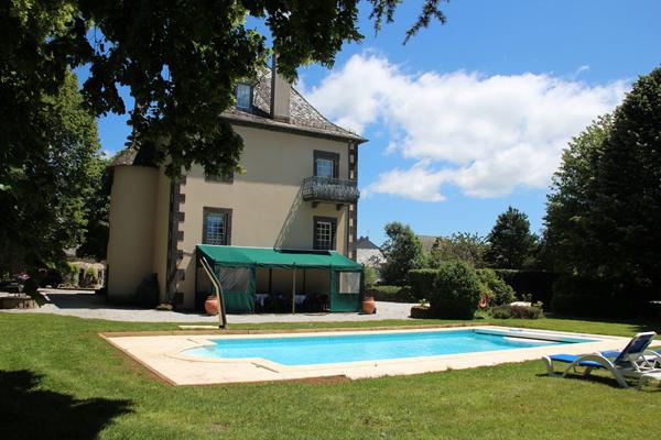 Ensemble De Prestige & Business Touristique : Rentabilité Confirmée - NORD AVEYRON Mur de barrez