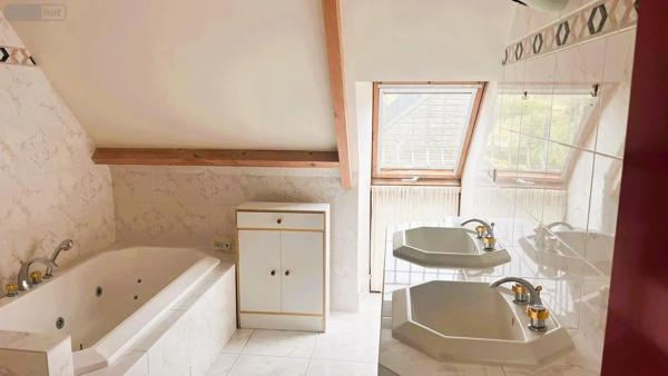 Achat - Maison Vannes 56000 7 pièces 257 m 2