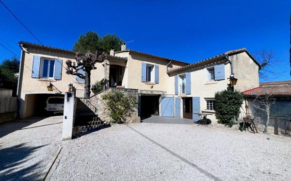 Maison à vendre    4 pièces •  Carpentras
