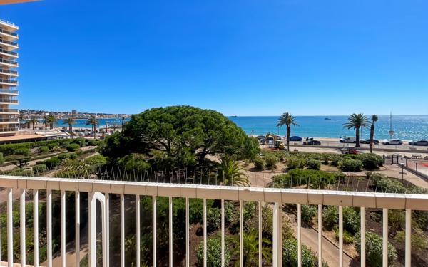 Appartement à vendre    2 pièces • 31,80 m2 Fréjus