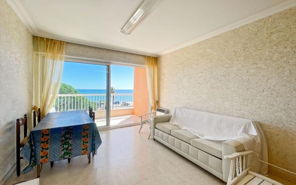 Appartement à vendre    2 pièces • 31,80 m2 Fréjus