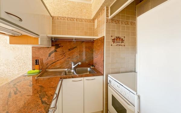 Appartement à vendre    2 pièces • 31,80 m2 Fréjus