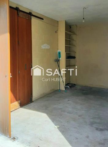 Grand pavillon de 300 m2 offrant un beau potentiel