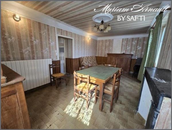 Ancien corps de ferme avec dépendances sur terrain de 2817 m².