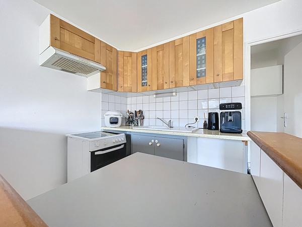 Appartement T 3 - Cadenet 3 pièce(s) 44 m2 bien situé