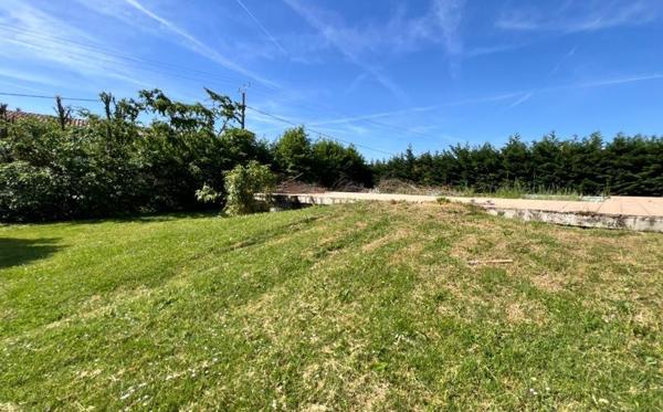 Terrain 46 400 € La Ville-Dieu-du-Temple 1923 m² DPE