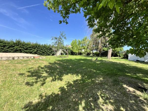 Terrain 46 400 € La Ville-Dieu-du-Temple 1923 m² DPE