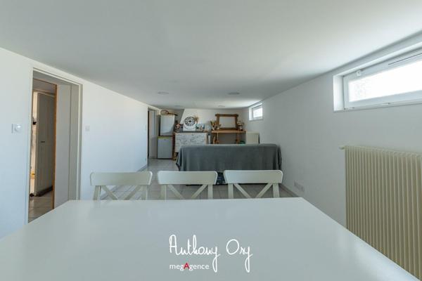 Maison à Vire Normandie, 14500 - 8 pièces 218m²