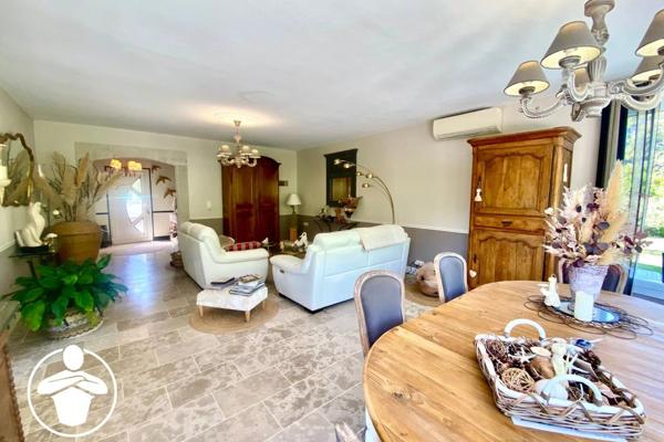 Vente                                                      Maison
                        
                     5 pièces                      143 m2                     à Casseneuil