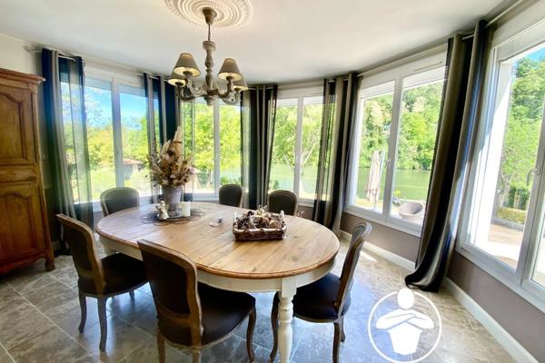 Vente                                                      Maison
                        
                     5 pièces                      143 m2                     à Casseneuil